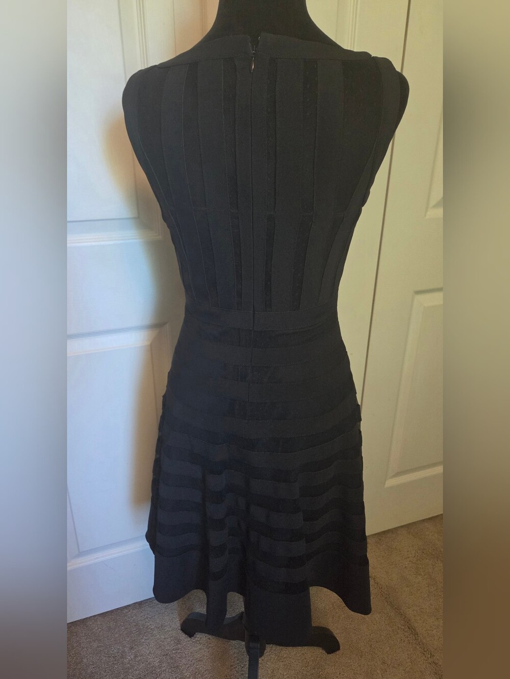 White House Black Market Sleeveless Black Fit-and-Flare Dress SIZE 00 - Picture 3 of 12